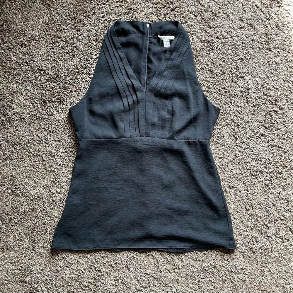 EUC Banana Republic black v-neck pleated blouse size 8 petite